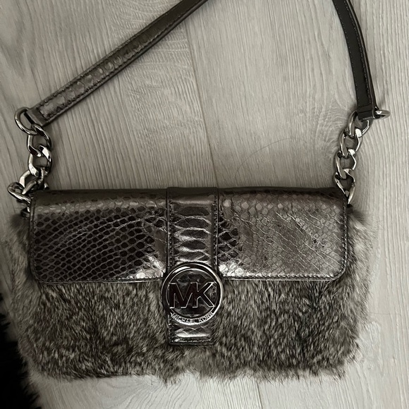 Michael kors fur clutch - Picture 1 of 1